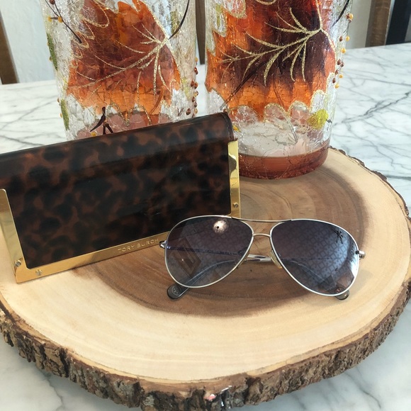 Tory Burch Accessories - TORY BURCH Aviator Sunglasses! 